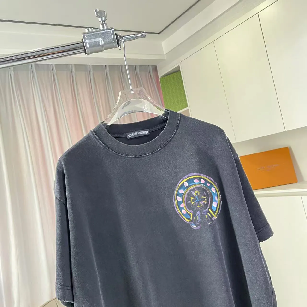 🅿️200 ch Crocodile* 2025 spring and summer new style, washed, worn, Sanskrit cross print, short-sleeved T-shirt, customized fabric 320g, same style for men and women, size: S M L XL XXL five codes, color: black gray